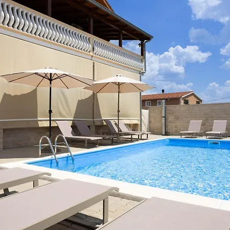 아파트 My Dalmatia - Dada 2 With Pool *